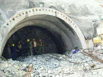 移動式洞渣破碎生產線